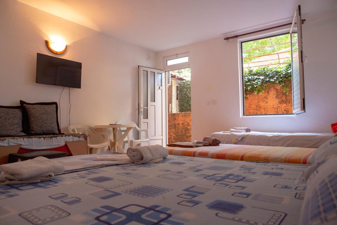 Family Apartments Vukcevic Čanj Eksteriør bilde